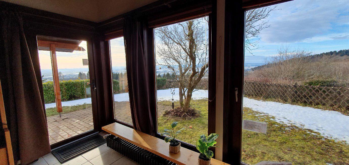 Blick vom Sessel aus in die weite Landschaft